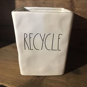 Rae Dunn Trash Can